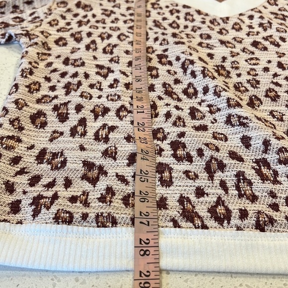 Vince Camuto Leopard Print Gold Metallic Long Cuffed Sweater V-Neck Plus 2X - Picture 6 of 13